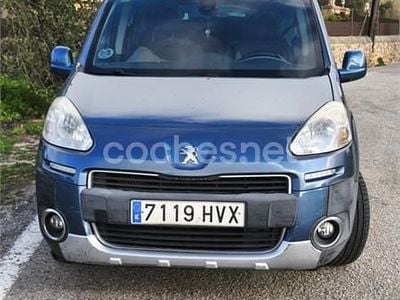 Usado Peugeot Partner Tepee Outdoor 92 CV (67 kW) 2014 Azul Monovolumen