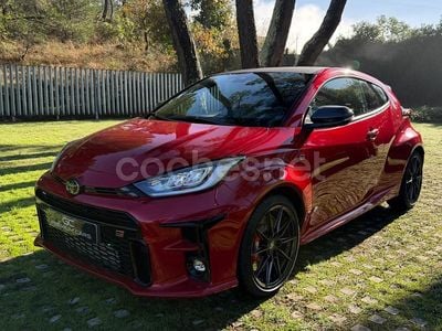 Rojo Usado 2021 Toyota Yaris Berlina | 36.990 € (Un poco caro)