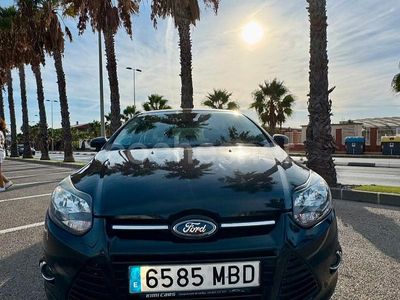 Negro Usado 2012 Ford Focus Trend Berlina | 5777 €