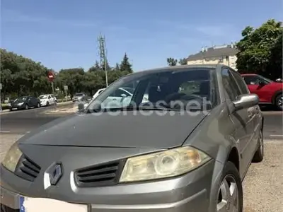 Usado Renault Mégane II Dynamique 105 CV (77 kW) 2007 Gris / plata Berlina