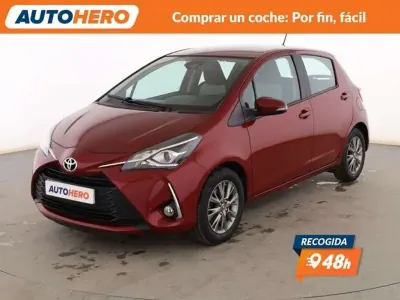Usado Toyota Yaris Active 110 CV (80 kW) 2017 Rojo Berlina