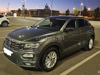 Usado VW T-Roc Advance 150 CV (110 kW) 2021 Gris / plata SUV