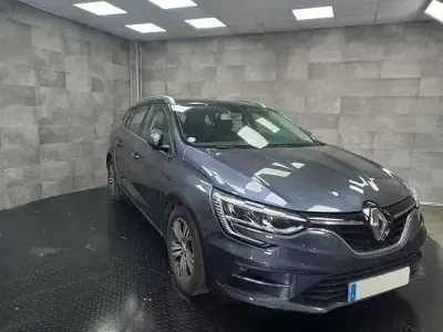 Usado Renault Mégane IV Techno 160 CV (117 kW) 2022 Gris Familiar