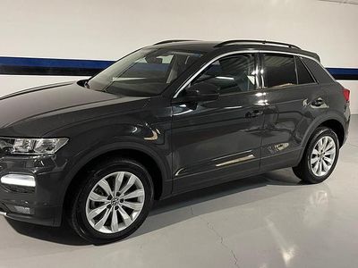 Begagnad VW T-Roc Advance 150 HK (110 kW) 2021 Grå SUV