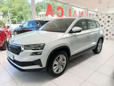 Nuevo Skoda Karoq Selection 150 CV (110 kW) 2025 Blanco SUV