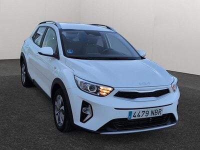 Usado Kia Stonic 101 HP (74 kW) 2025 Branco SUV