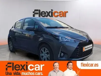 Używany Toyota Yaris Hybrid Business Edition 116 KM (85 kW) 2020 Szary