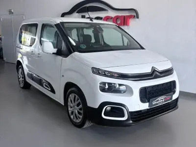 Usado Citroën Berlingo Feel 102 CV (75 kW) 2020 Blanco Monovolumen