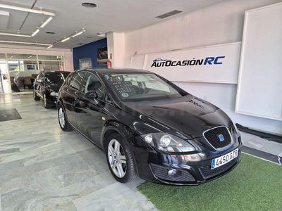 Usado Seat Leon Style 105 CV (77 kW) 2010 Negro Utilitario