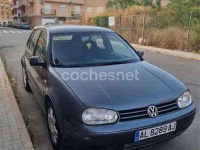 Usado VW Golf IV Highline 115 CV (84 kW) 2000 Gris / plata Berlina