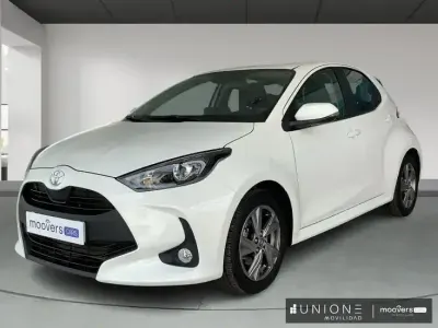 Usado Toyota Yaris Active 116 CV (85 kW) 2025 Blanco Utilitario