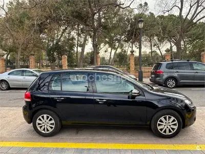 Usado VW Golf VI 90 CV (66 kW) 2010 Negro Utilitario