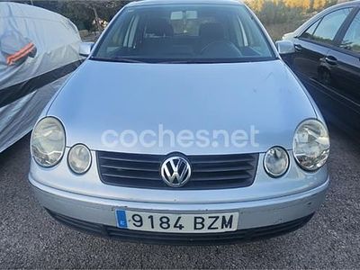 Gris / plata Usado 2002 VW Polo Highline Berlina | 3250 € (Precio justo)