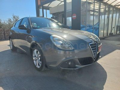 Usado Alfa Romeo Giulietta Distinctive 105 CV (77 kW) 2013 Gris / plata Utilitario