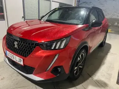 Usado Peugeot 2008 GT-line 130 CV (95 kW) 2020 Otro SUV