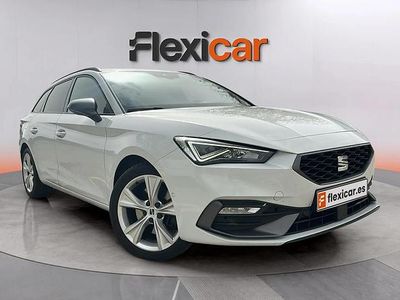 Usado Seat Leon FR 150 CV (110 kW) 2021 Blanco Familiar