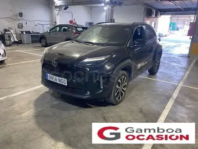 Usado Toyota Yaris Cross Active 130 CV (95 kW) 2025 Negro SUV