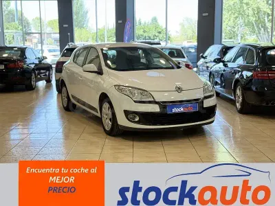 Usado Renault Mégane III Dynamique 115 CV (84 kW) 2013 Blanco Berlina