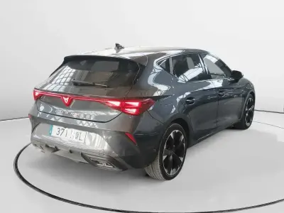 Käytetty Cupra Leon 150 HP (110 kW) 2024 Harmaa Sedan