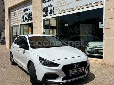 Usado Hyundai Elantra 128 CV (94 kW) 2019 Blanco Berlina