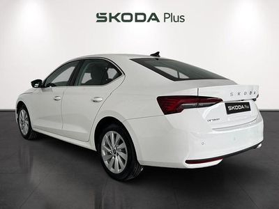 Blanco Usado 2025 Skoda Octavia Selection | 32.490 € (Precio justo)