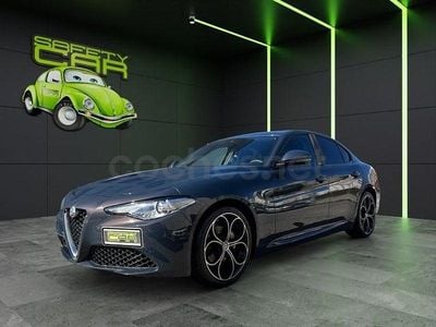 Usado Alfa Romeo Giulia Super 160 CV (117 kW) 2019 Gris / plata Berlina