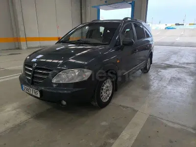 Usado SsangYong Rodius Limited 165 CV (121 kW) 2007 Azul Monovolumen