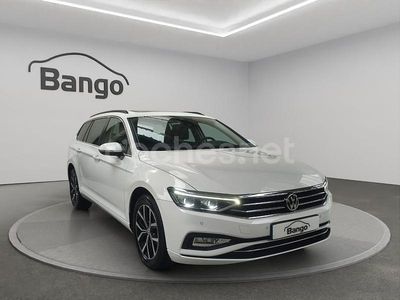 Usado VW Passat Executive 150 CV (110 kW) 2022 Blanco Familiar
