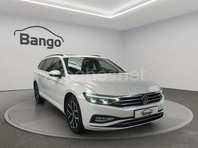 Blanco Usado 2022 VW Passat Executive Familiar | 26.150 € (Caro)