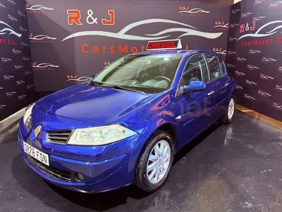 Usado Renault Mégane Dynamique 105 CV (77 kW) 2007 Azul Berlina