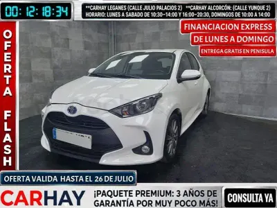 Usado Toyota Yaris Hybrid Active 116 CV (85 kW) 2022 Blanco Berlina