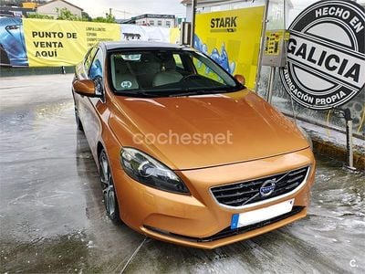 Usado Volvo V40 Momentum 150 HP (110 kW) 2012 Laranja Citadino