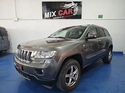 Usado Jeep Grand Cherokee Overland 241 CV (177 kW) 2011 Gris / plata SUV