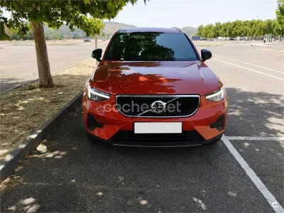 Usado Volvo XC40 Core 163 CV (119 kW) 2022 Granate SUV