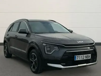 Usado Kia Niro 129 HP (94 kW) 2025 Cinzento SUV