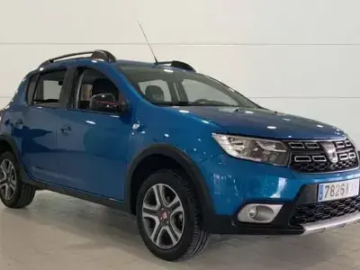 Käytetty Dacia Sandero Comfort 90 HP (66 kW) 2019 Sininen Sedan