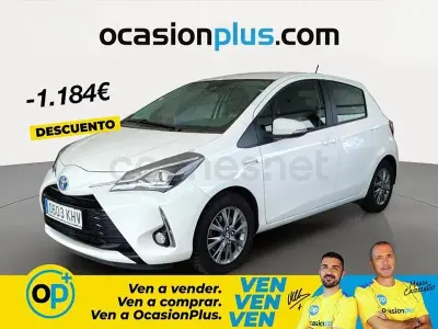 Usado Toyota Yaris Hybrid Active 100 CV (73 kW) 2018 Blanco Berlina