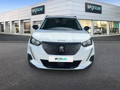 Usado Peugeot 2008 Allure 100 CV (73 kW) 2022 Blanco SUV