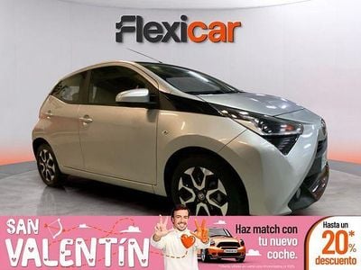 Usado Toyota Aygo X-play 72 CV (52 kW) 2019 Gris Utilitario