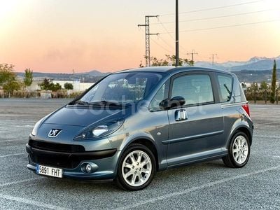 Usado Peugeot 1007 70 CV (51 kW) 2007 Gris / plata Monovolumen