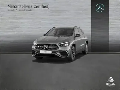 Usado Mercedes GLA200 150 CV (110 kW) 2024 Gris montaña SUV