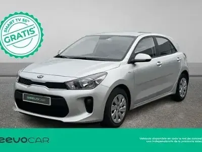 Usado Kia Rio 84 CV (61 kW) 2020 Gris