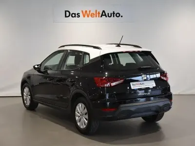 Usado Seat Arona Style 110 CV (80 kW) 2024 Negro SUV