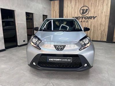 Usado Toyota Aygo X Play 72 CV (52 kW) 2022 Blanco SUV