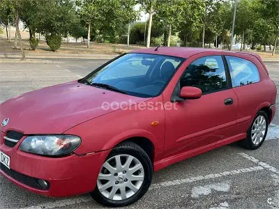 Usado Nissan Almera 98 CV (72 kW) 2005 Rojo Berlina