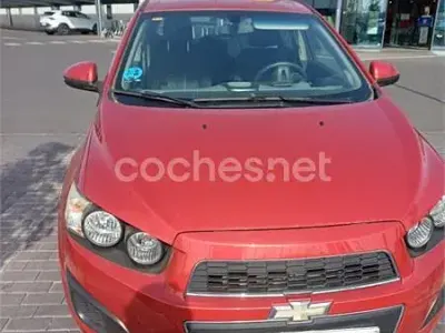 Usado Chevrolet Aveo LT 86 CV (63 kW) 2011 Rojo Berlina