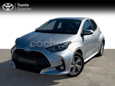 Gris / plata Usado 2024 Toyota Yaris Hybrid Active Berlina | 22.190 € (Precio justo)