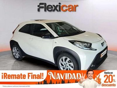 Blanco Usado 2024 Toyota Aygo X-play Utilitario | 11.990 € (Buen precio)