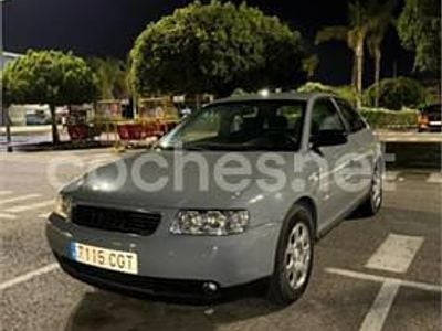 Gris / plata Usado 2003 Audi A3 Attraction Berlina | 2700 € (Buen precio)