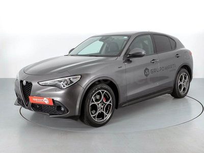 Usado Alfa Romeo Stelvio Sprint 190 CV (139 kW) 2021 Gris / plata SUV
